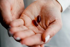 Россиянка выпила 20 таблеток успокоительного перед полетом и едва не лишилась жизни