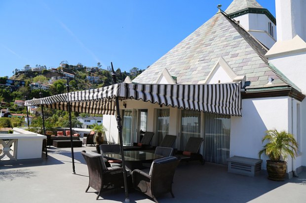 Трагические смерти, секс-скандалы и дикие вечеринки. Что творилось в самом загадочном отеле Голливуда и почему его обожали звезды?