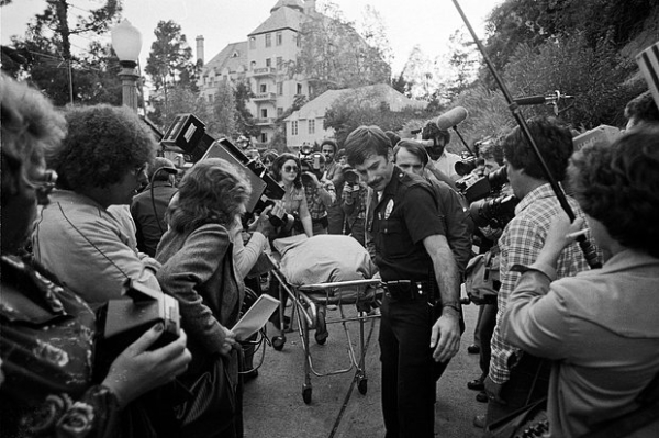 Трагические смерти, секс-скандалы и дикие вечеринки. Что творилось в самом загадочном отеле Голливуда и почему его обожали звезды?