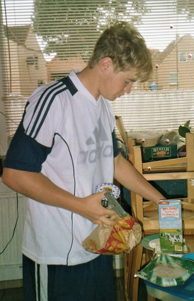 Турист отправился в отпуск и пропал без вести, оставив странное видео. Загадку его исчезновения не могут раскрыть вот уже 10 лет