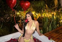 Туристка села на мотоцикл к малознакомому мужчине и была жестоко изнасилована в переулке