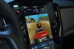 В автомобилях появились игры на Android