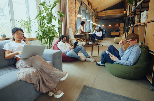 &laquo;Жить нужно прямо сейчас&raquo; Зачем россияне бросают свое жилье и отправляются колесить по миру?