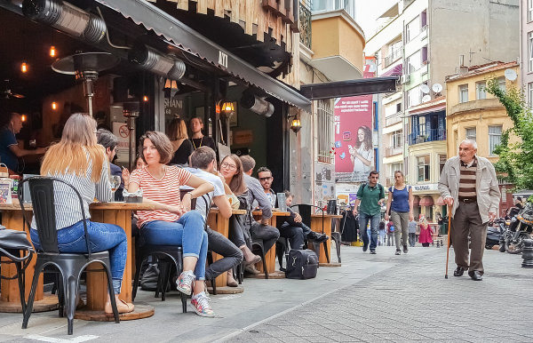 &laquo;Жить нужно прямо сейчас&raquo; Зачем россияне бросают свое жилье и отправляются колесить по миру?