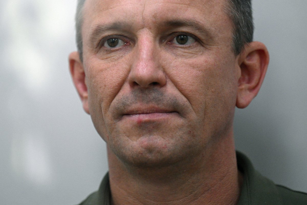 Генерал Иван Попов после обращения к Путину отправится на СВО. За него вступались командиры, военнослужащие и военкоры