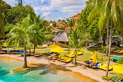 Хозяин отеля в Африке пригрозил россиянину и его жене изнасилованием за плохой отзыв