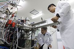 Китай впервые представил широкой общественности грунт с обратной стороны Луны