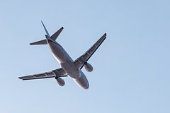 Пассажир добровольно отказался от полета на самолете и заработал сотни тысяч рублей