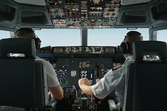 Пилоты российского самолета увидели НЛО в небе над Москвой