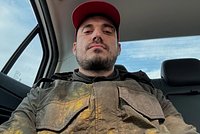 Поклонники Паши Техника нарисовали его портрет на стене Цоя. Фанаты солиста &laquo;Кино&raquo; возмутились и ответили перформансом