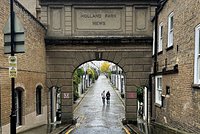 Россиянин описал пляжи Англии фразой &laquo;переполнены красотками&raquo;