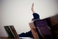 Российская стюардесса два года прогуливала работу, но получала по 100 тысяч рублей в месяц. Как ей это удалось?