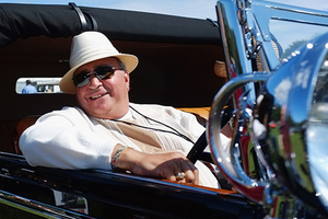 Туристка попыталась вывезти из России три килограмма бивней моржа в трусах и выдала себя