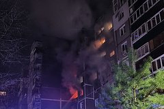 ВСУ нанесли массовый удар дронами-камикадзе по жилым домам в Курске. Над городом прозвучали десятки взрывов