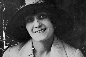 Женщина нашла родного отца спустя 37 лет благодаря подарку детей