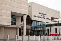 Девочка-подросток бесследно исчезла из аэропорта перед посадкой в самолет