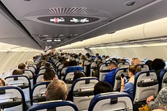 Мать-одиночка поведала о полете бок о бок с детоненавистницей и получила поддержку в сети