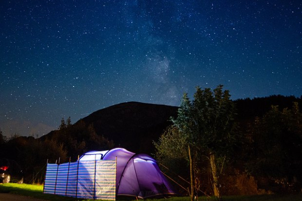 Мир помешался на ночных путешествиях. Что такое ночной туризм и почему его поклонников больше не устраивает обычный отдых?