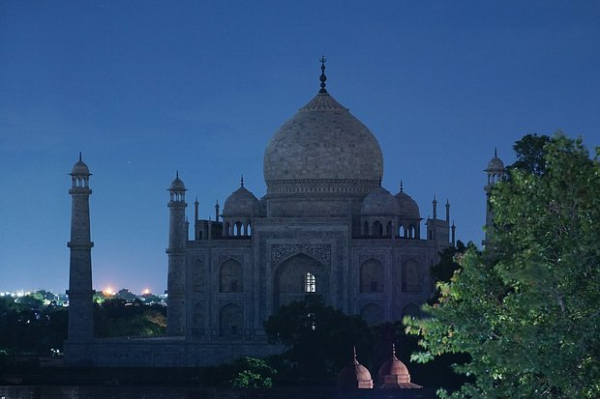 Мир помешался на ночных путешествиях. Что такое ночной туризм и почему его поклонников больше не устраивает обычный отдых?