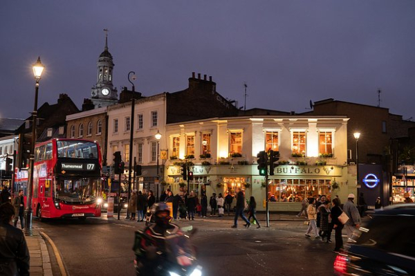 Мир помешался на ночных путешествиях. Что такое ночной туризм и почему его поклонников больше не устраивает обычный отдых?