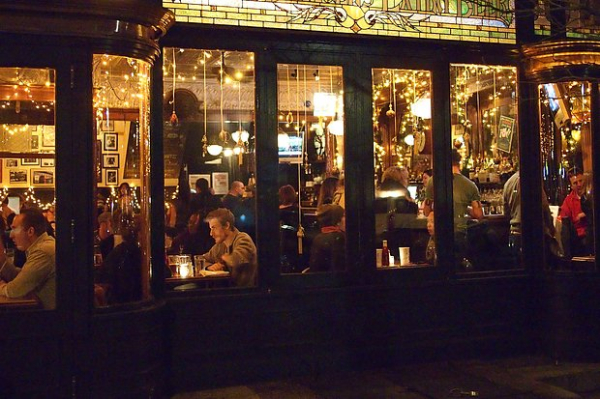 Мир помешался на ночных путешествиях. Что такое ночной туризм и почему его поклонников больше не устраивает обычный отдых?