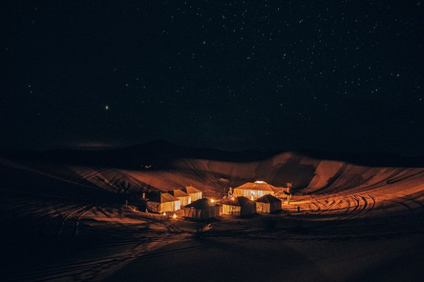 Мир помешался на ночных путешествиях. Что такое ночной туризм и почему его поклонников больше не устраивает обычный отдых?