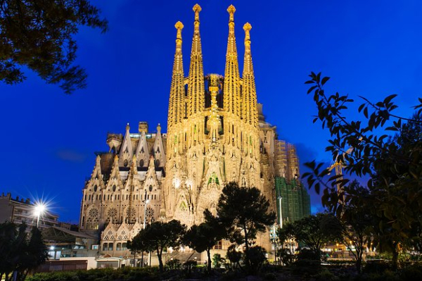 Мир помешался на ночных путешествиях. Что такое ночной туризм и почему его поклонников больше не устраивает обычный отдых?