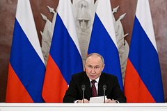 Путин назвал ненужным мир с &laquo;лихорадочным рытьем окопов&raquo;