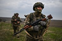 Путин выступил перед журналистами в Кремле. Он призвал Киев возобновить прямые переговоры и назвал их дату и место