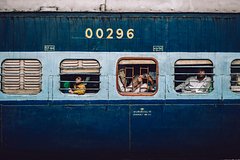 Россиянка проехалась в самом дешевом вагоне поезда в Индии и привела подписчиков в ужас