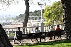 Старт купального сезона на черноморских курортах отложили