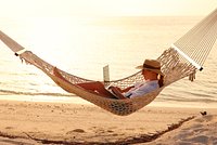 Туристы отправились в горы, отравились грибами и посчитали своего друга скончавшимся