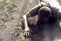 &laquo;Воспитательный процесс&raquo;. Сослуживцы протащили бойца СВО за трос на машине. Его обвинили в попытке сдаться в плен