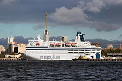 Ходивший из России в Европу паром продали на лом