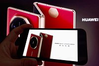 Китайский смартфон загорелся у пассажира во время полета в Москву