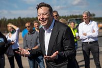 Постояльцев выгнали из отеля ради свадьбы мультимиллиардера в Европе