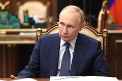 Путин задался вопросом о написанных Западом правилах