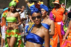 Россиянин описал карнавал в Европе словами &laquo;девушки разгуливают в крохотных купальниках&raquo;