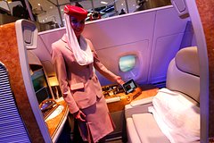 Российская стюардесса раскрыла жесткие требования к внешности бортпроводниц