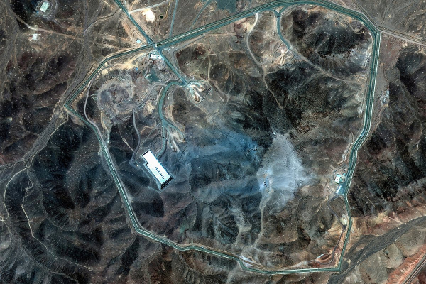 США сбросили на ядерные объекты Ирана самые мощные бомбы в мире. На что они способны?