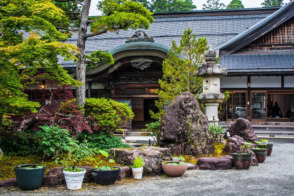 &laquo;Все кажется нереальным&raquo; Россияне массово едут в Японию и испытывают культурный шок. Что поражает их больше всего?