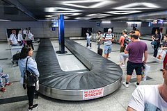 Авиакомпания оставила сотни россиян без багажа после отпуска и получила поддержку в сети