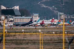 Больше 50 рейсов задержаны в Сочи после ночной атаки беспилотников