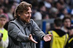 Карпин назвал завышенными зарплаты футболистов в России