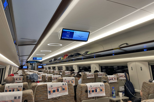 Летящая лошадь, храм-муравейник и лапша. Россияне массово едут в самый закрытый район Китая. Почему там нужно непременно побывать?