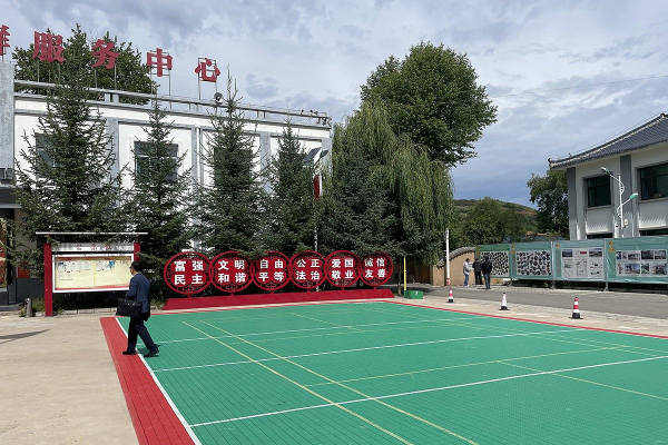 Летящая лошадь, храм-муравейник и лапша. Россияне массово едут в самый закрытый район Китая. Почему там нужно непременно побывать?