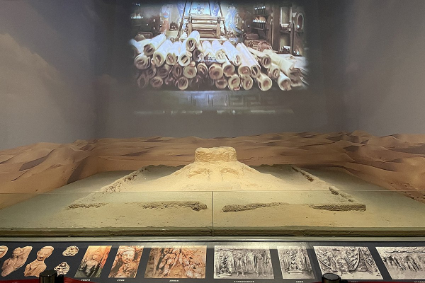 Летящая лошадь, храм-муравейник и лапша. Россияне массово едут в самый закрытый район Китая. Почему там нужно непременно побывать?