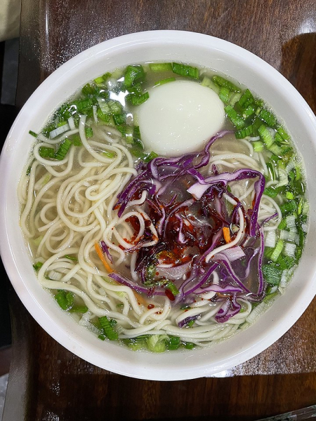 Летящая лошадь, храм-муравейник и лапша. Россияне массово едут в самый закрытый район Китая. Почему там нужно непременно побывать?