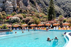 Личные острова, частные резиденции и суперъяхты. Где и как отдыхают миллиардеры?