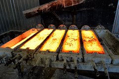 На Украине отправили в переплавку надгробные плиты с советских братских могил